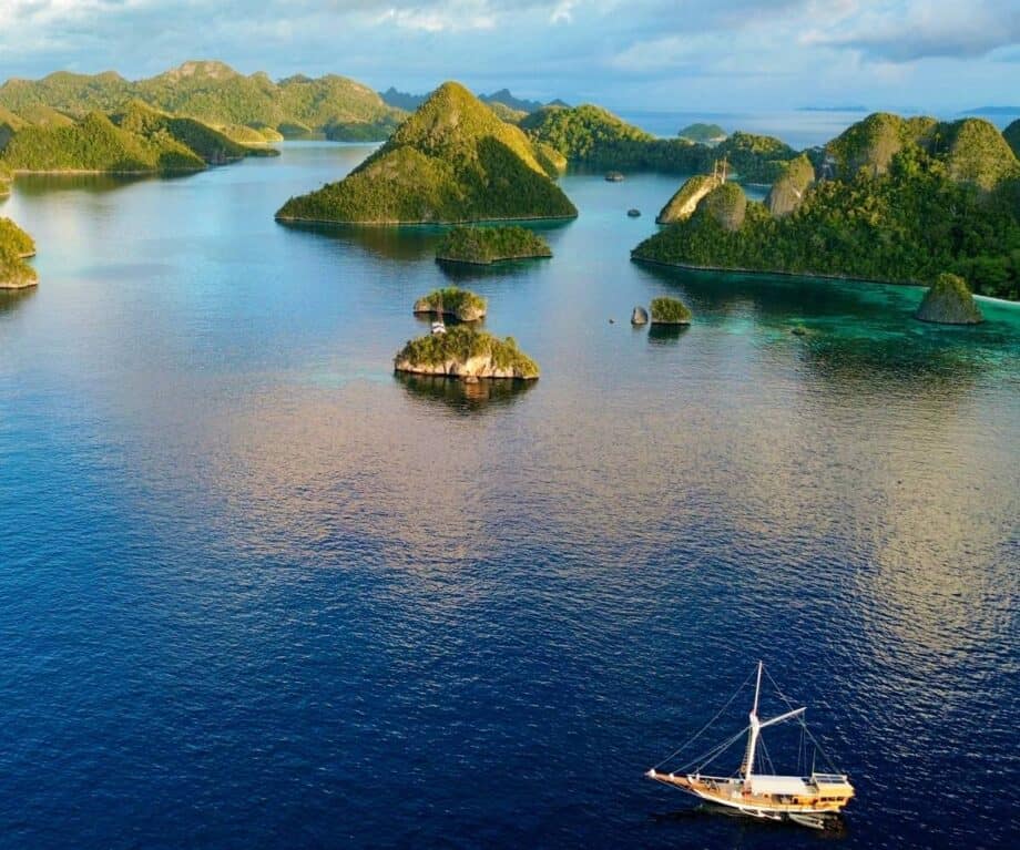 Family Luxury Boat Adventures In Indonesia