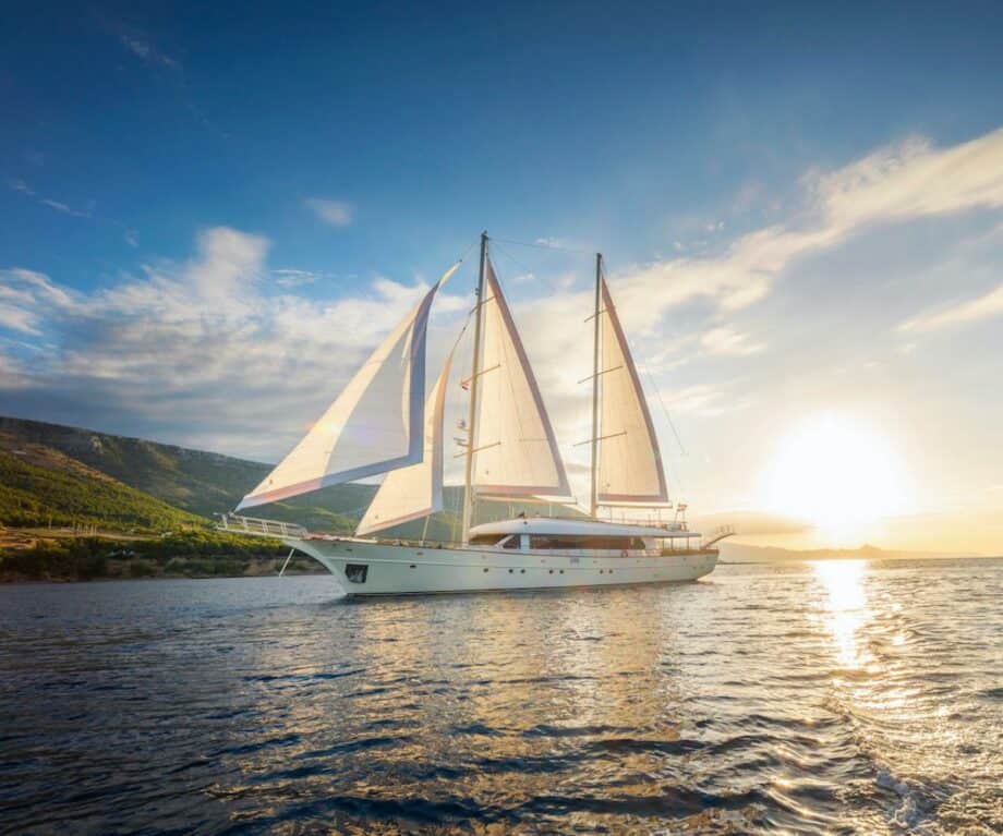 Exclusive yacht charters: luxury dining, relaxation and global adventures