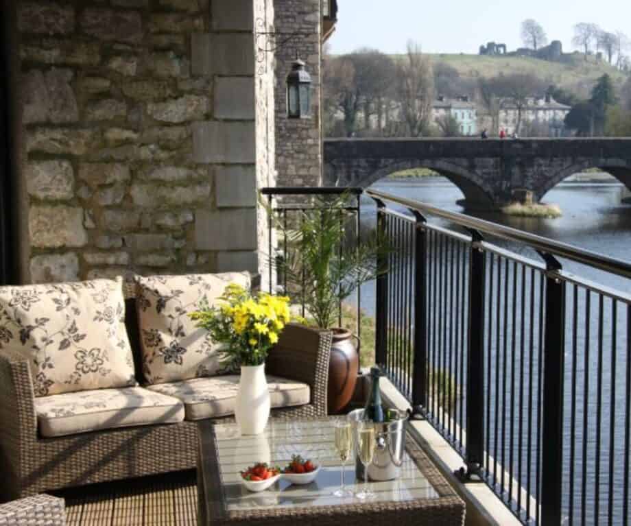 Booking vacation rentals directly with the owner versus via a