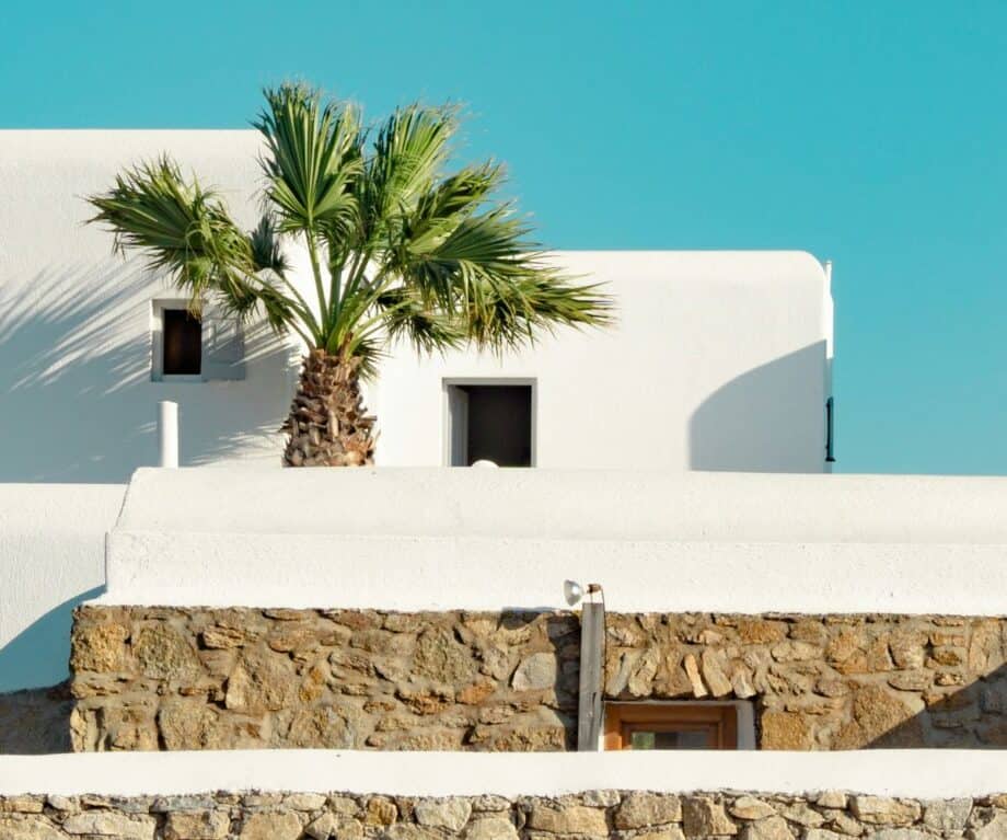 Renting a villa in Mykonos: What the platforms will never tell you