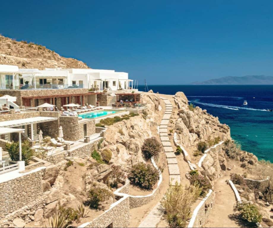How to rent a luxury villa in Mykonos